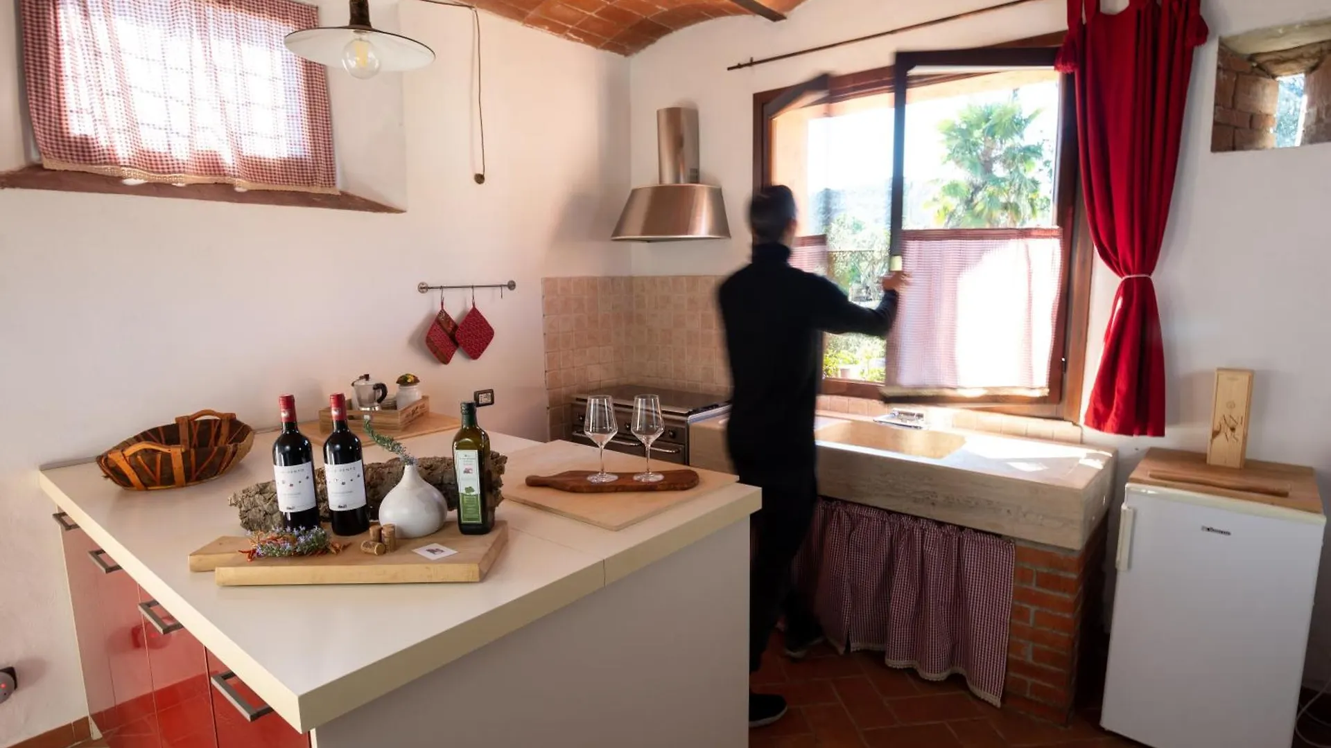 Agriturismo Colle Vento 0*, Suvereto Italy